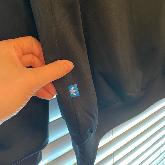 *NWOT* Adidas Originals Women’s Track Jacket - Picture 9 of 10